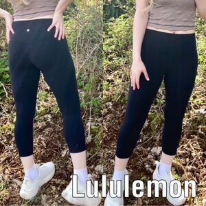 Lululemon Align Crop *21" Black Size 8